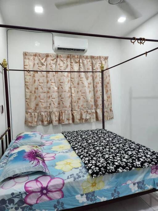 Вилла D'Haja 61 Klia Sepang With 3 Airconds & Wifi Бантинг Экстерьер фото